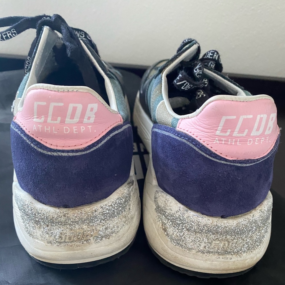 Unicorn 🦄 Golden Goose